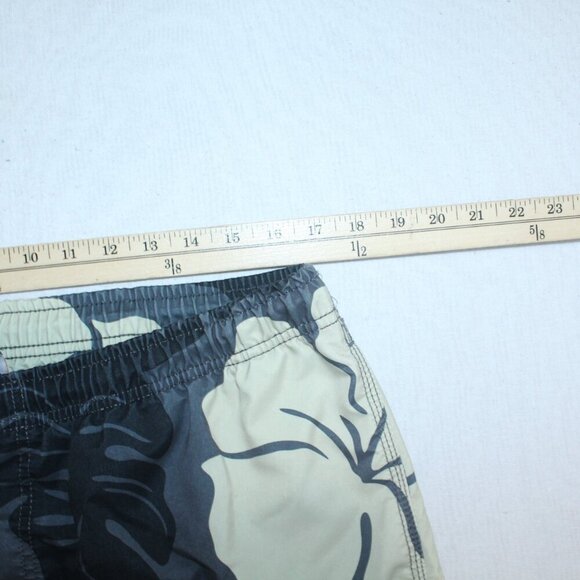 QuickSilver Men Gray Floral Board Shorts Size Large - Picture 6 of 9